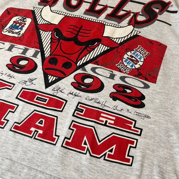 1992 Chicago Bulls World Champions AOP Tee L - Picture 4 of 9